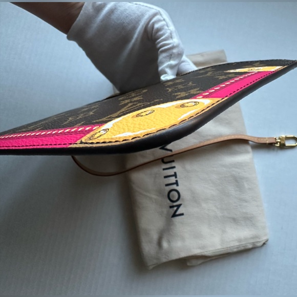 Louis Vuitton Pochette Monogram Tromp L'oeil Screen LIMITED EDITION SUMMER TRUNK - Picture 8 of 14